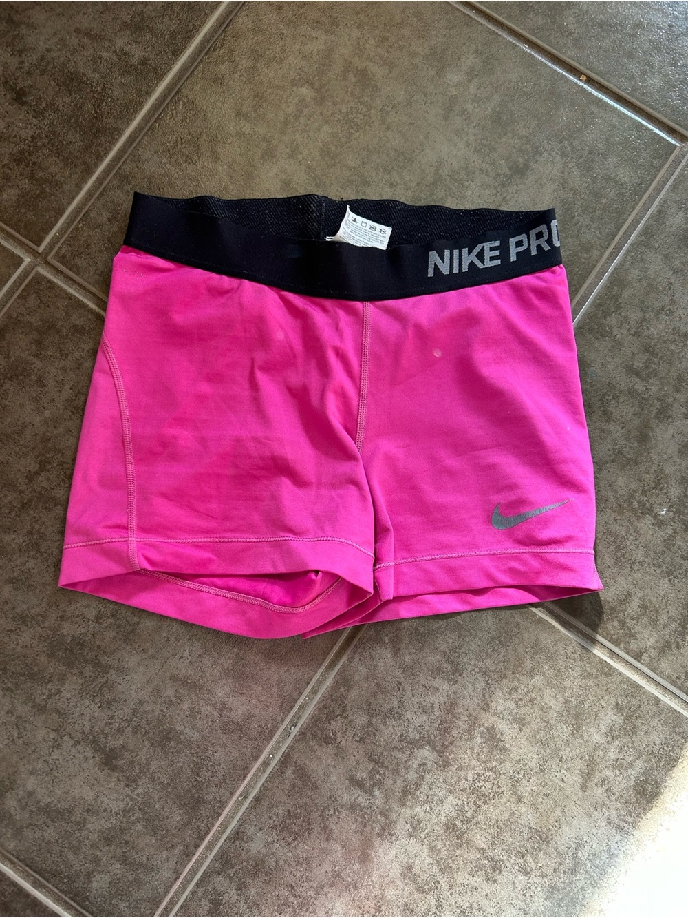 🏃🏻♀️2/15$ - Nike Pro Women's Hot Pink Training Shorts